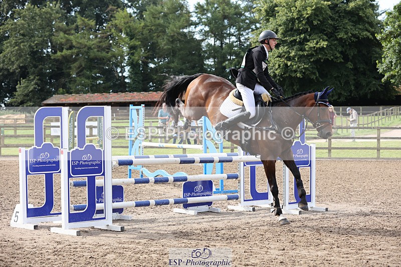 240804-100853-10912 - 359-Max_Forster-HOLD_ON_MY_HEART