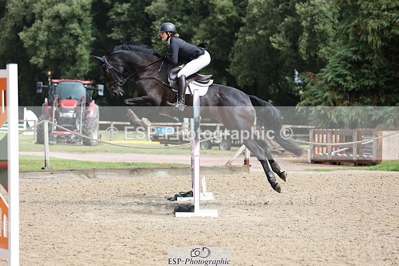 250831A-120938-10115 - Cls 42 Snr 1m Grand Prix