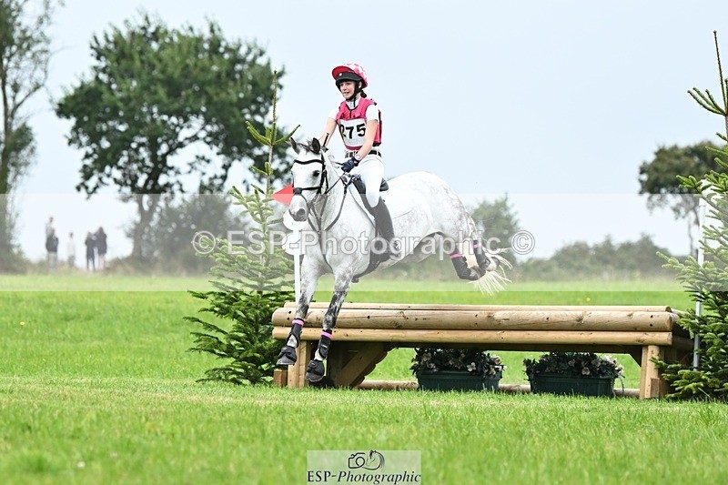 240831A-154543-04937 - 275-Isabella.Hooton-BALLYLEE.SILVER.PRINCE