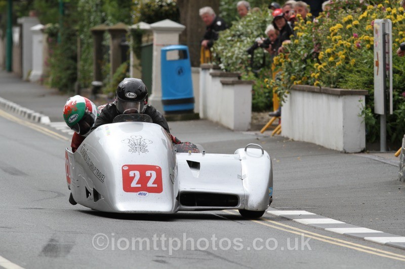 Mike Cookson & Alun Thomas - Sure Sidecar Race 2
