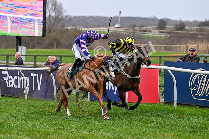 281225-Race 1-Couldbeaweapon-9946 - Race 1