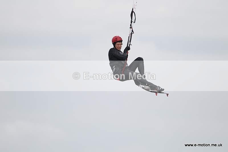 KS 020510-81 - Kite Surfing