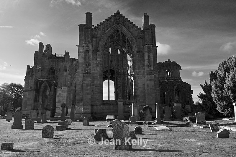 Melrose Abbey - 8761 bw - Black and white