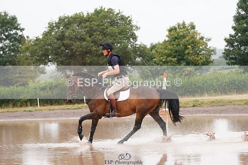 250803A-131402-13800 - M-574-William.Fox-Pitt-JABBEKA