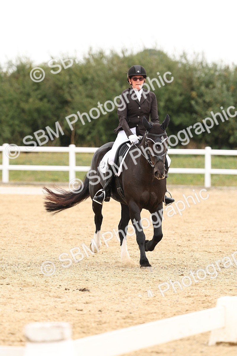 SBM_00945 - Class 8 - Novice 27 Champs