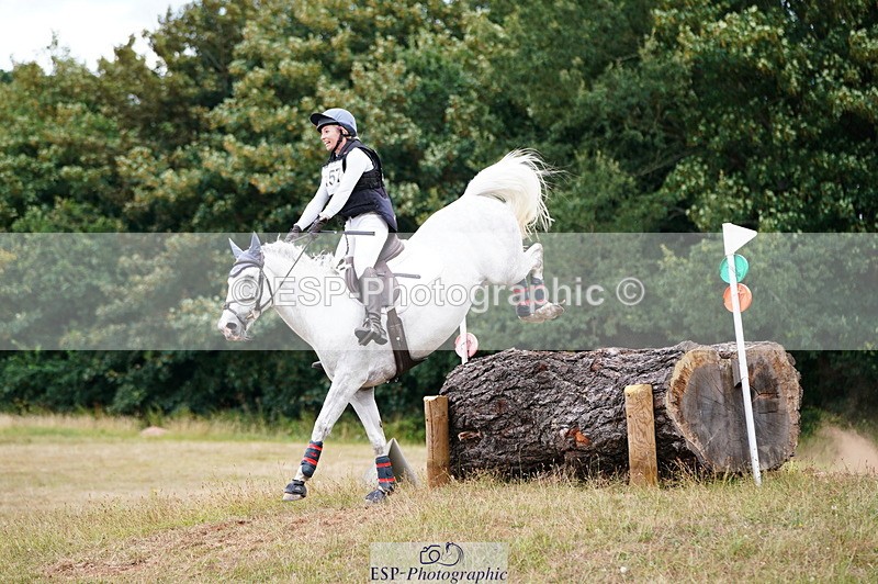 250802A-144718-05507 - D-157-Caitlin.Wright-BEAU.CRUISING.CLOVER