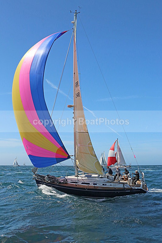 ZUMA BLUE GBR8724 MAXI1100 - WT7A5788_A - ROUND THE ISLAND RACE - SATURDAY 27th JUNE 2015