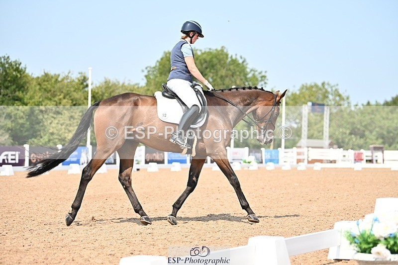 250816-131320-04611 - 092-Nikki.HandHigher.Ground