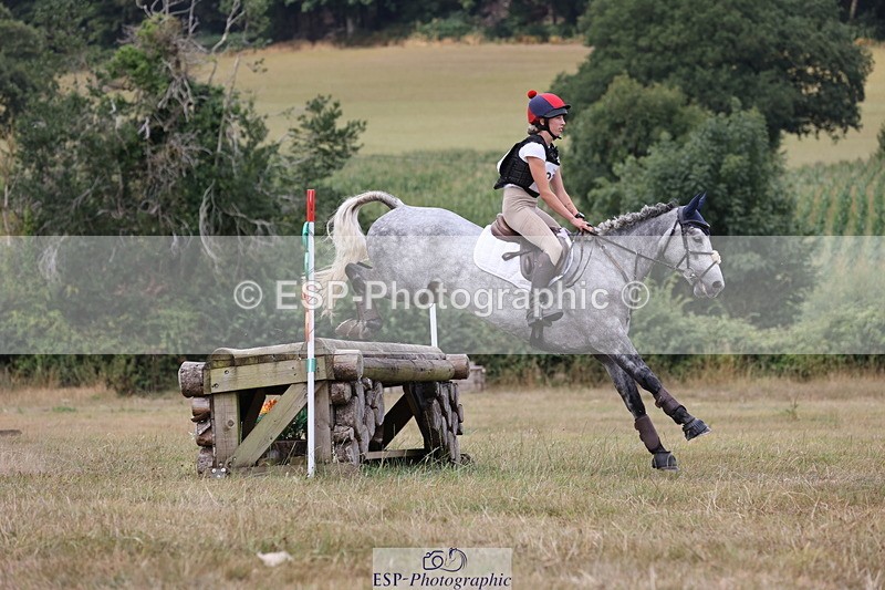 250802A-153309-06771 - F-274-Eliza.Miller-Edge-BALLYLEE.CASTLE.STORM