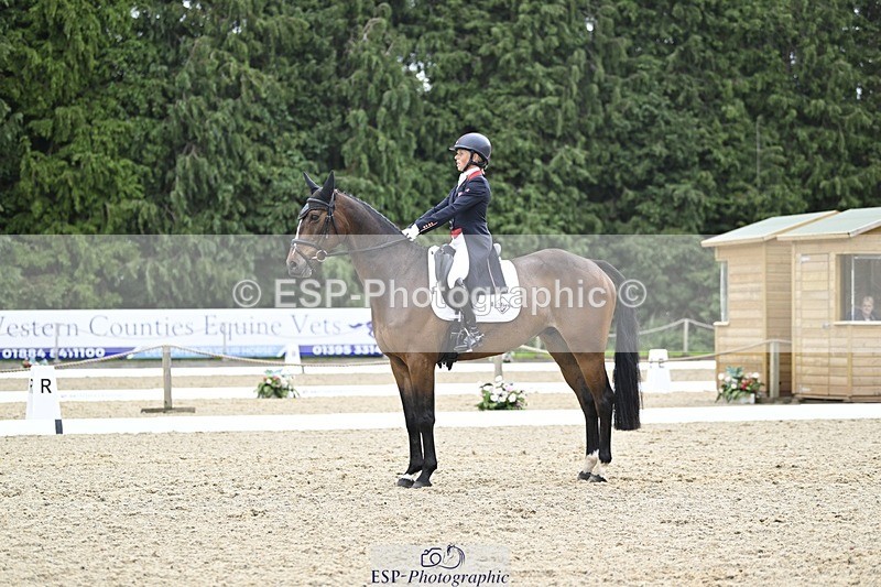 000101-204955-04249 - 409-MHS_SEVENTEEN-Rosalind_Canter