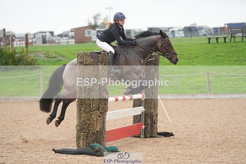 250920-115505-00826 - Cls 9 Pony Newcomers and 1m