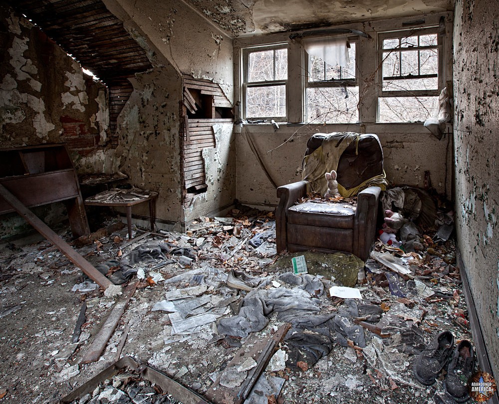 Abandoned Lincoln Way (Clairton, PA) Faceless Rabbit