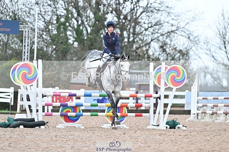 251115-134000-00931 - Cls 16-18 Children on Horses