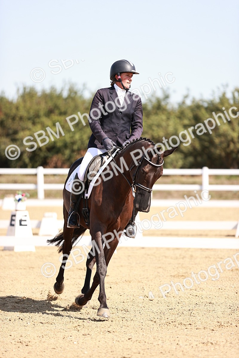 SBM_004470 - Class 12 - Novice 5 - 10.31-11.41