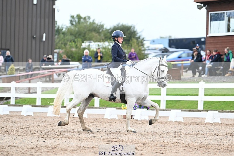 250907-124326-08421 - 067-Laura.PercyConobola.Cascade