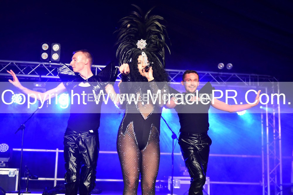 SH4_6964 - The Cher Experience