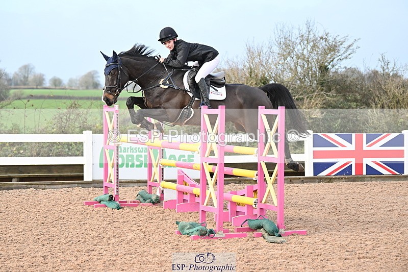 231209A-122147-01756 - Cls 12 Newcomers & 1.10m Open