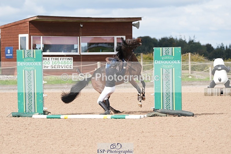 250921-122052-02896 - Cls 9 Pony Foxhunter and 1.10m
