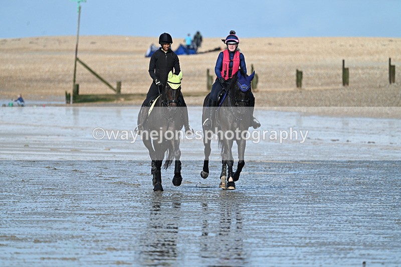 WJ7_4305 - Leigh Kelly & Jade Bennett 25-08-24