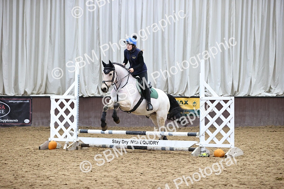 SBM_001205 - Class 3 - Horse & Hound 60cm