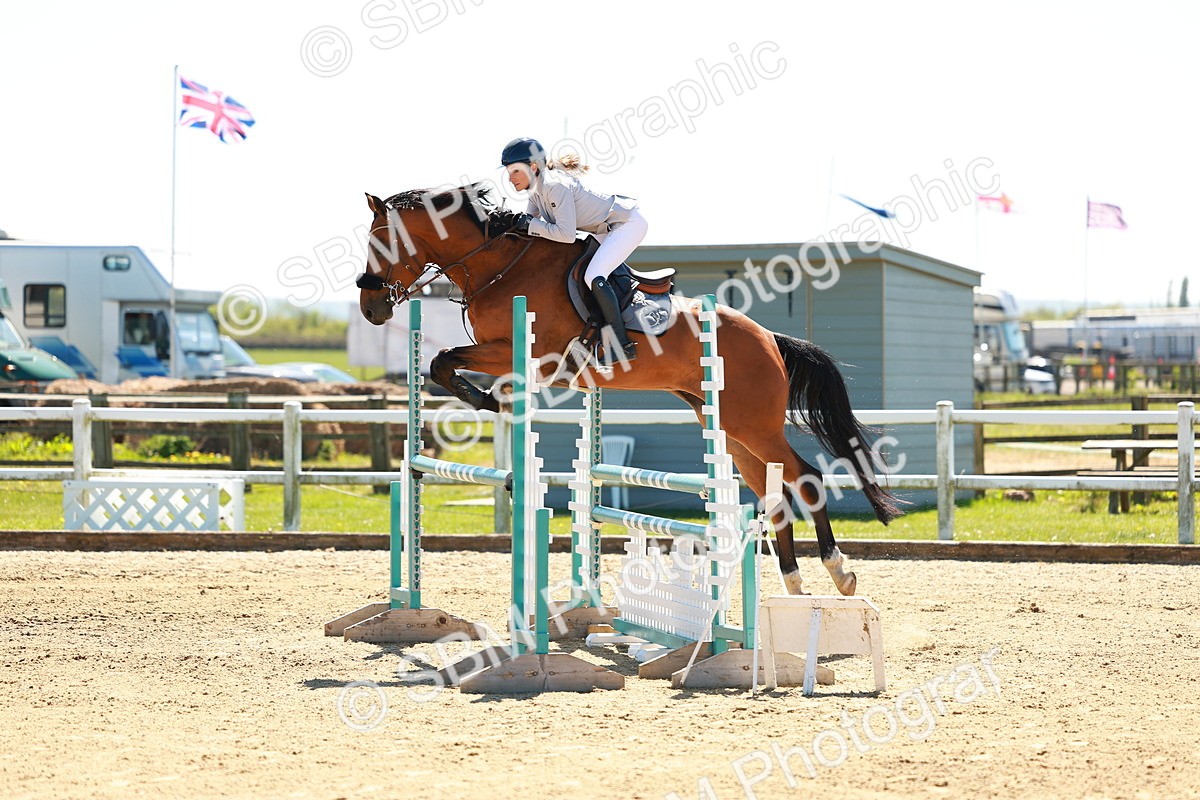 SBM_001101 - Class 4 - Senior Newcomers 1.10m