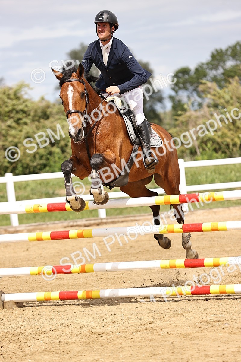 SBM_003438 - Class 11 - Senior Newcomers - 1.10m