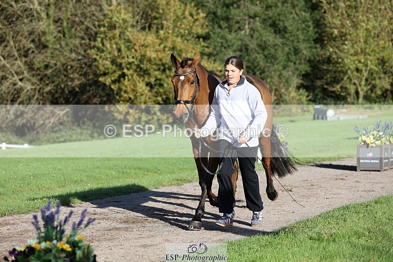 241027-092428-15265 - 373-Isabelle.Thwaite-BEACH.LADY