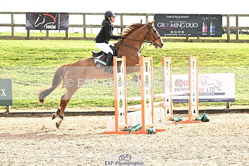 250416-101407-00246 - Cls 1 British Novice and 90cm