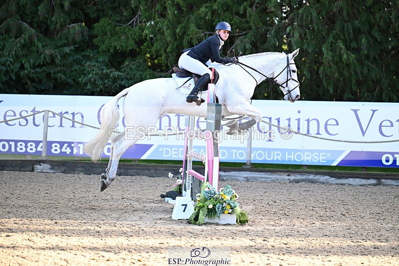 251024A-105812-06634 - B-153-Charlotte.Franck-Steier