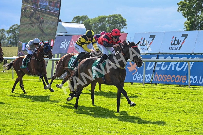 310526-Race 6-Mountain Road-9287 - Race 6 18.15pm Sky Bet For The Fans Handicap