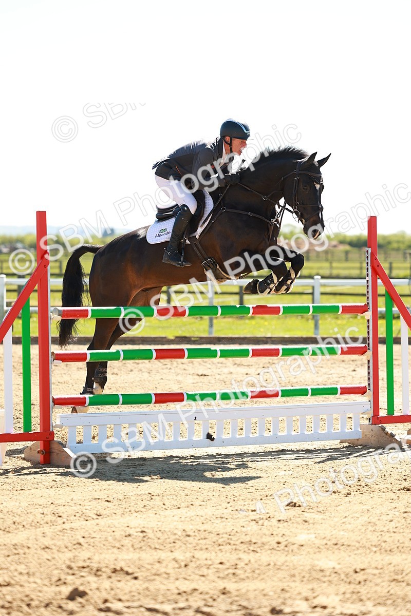 SBM_001746 - Class 5 - Senior Foxhunter - 1.20m