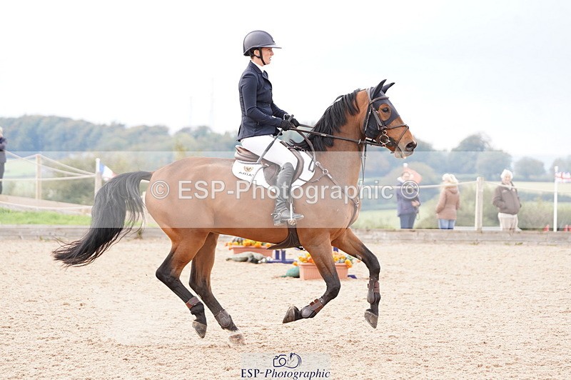 241004A-145104-00821 - Fri 04 Snr Fox & 1.20m Open