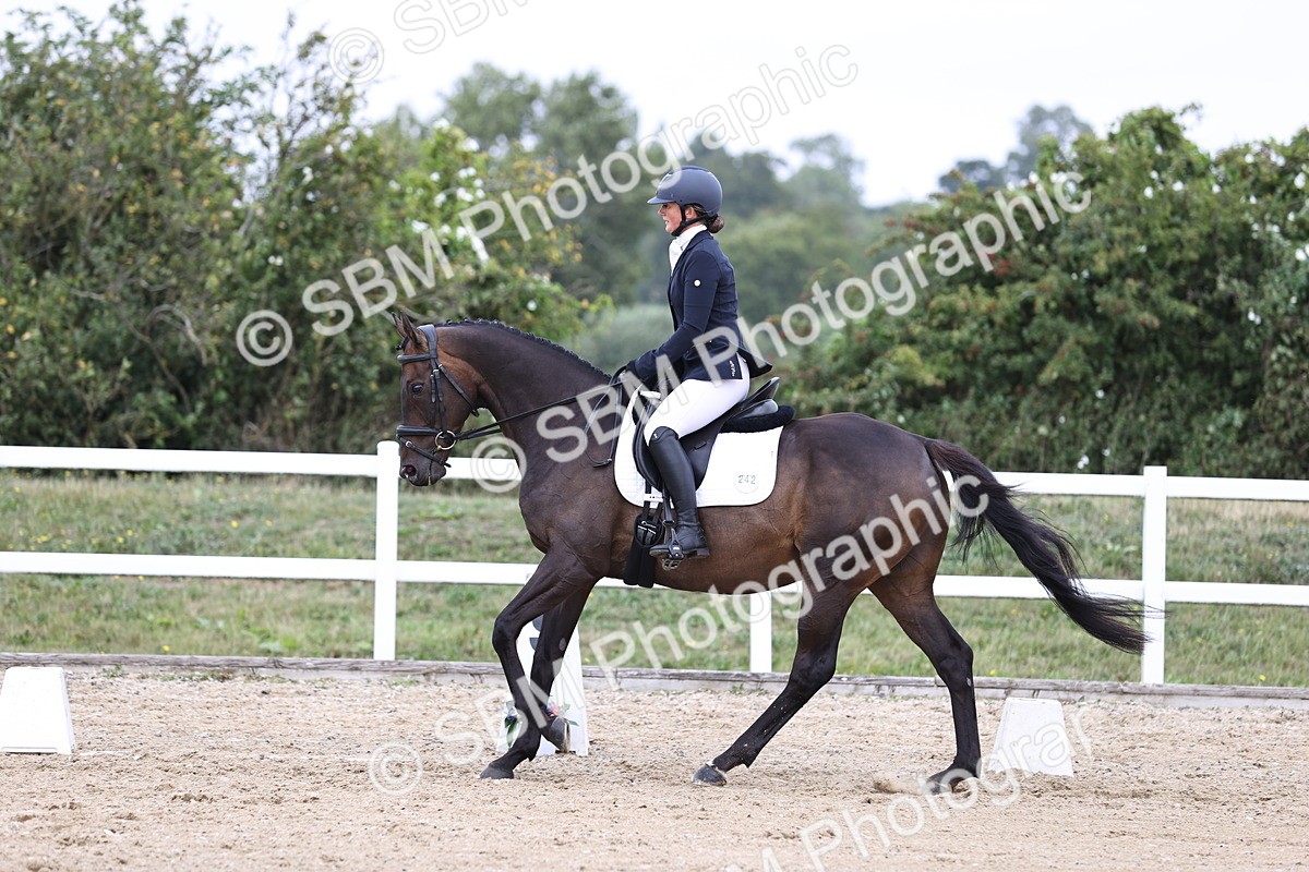 SBM_016880 - Class 14 Novice 23 - 11.53-12.56