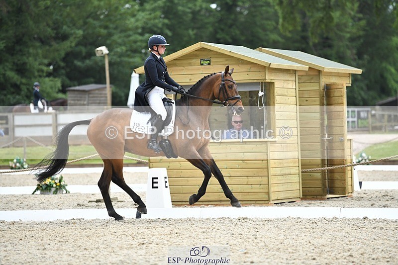 230525-131759-02133 - 115-RNH_ULTIMATE-Harriet_Wright-WEDTrotUp+DR