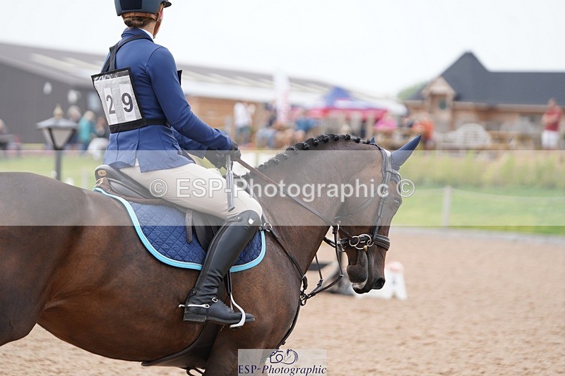 240901A-125322-07604 - 329-Hanna.Bertorelli-BWTH.CLASSIC.CUT