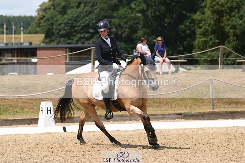250719A-125539-05180 - 141-Chloe.Dunn-Towerhill.Shamie