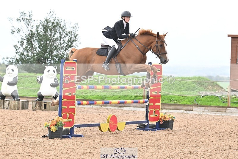 251003-132842-01127 - Cls 3 Foxhunter and 1.20m