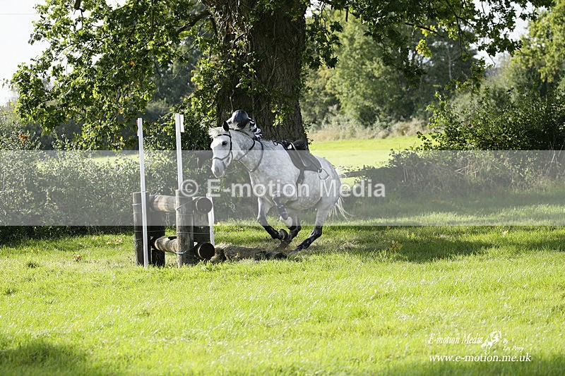  WWHT 171021 3273 - Intermediate (0.90m)  17/10/21