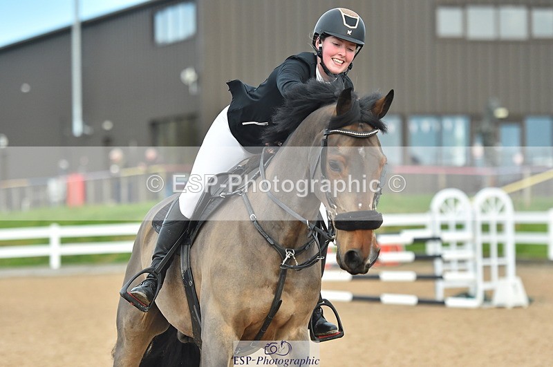 231111A-122618-01843 - Cls 12 Newcomers & 1.10m Open