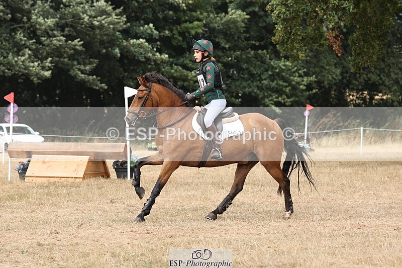 250824A-114243-35524 - 2002-Florence.Dovey-Moneyhills.Pageant