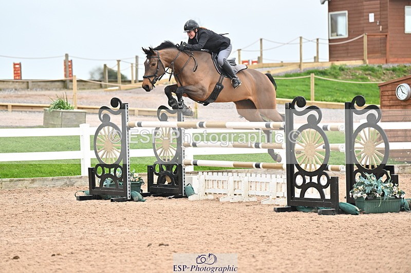 240406A-155628-04282 - Cls 17 National 1.30m Open