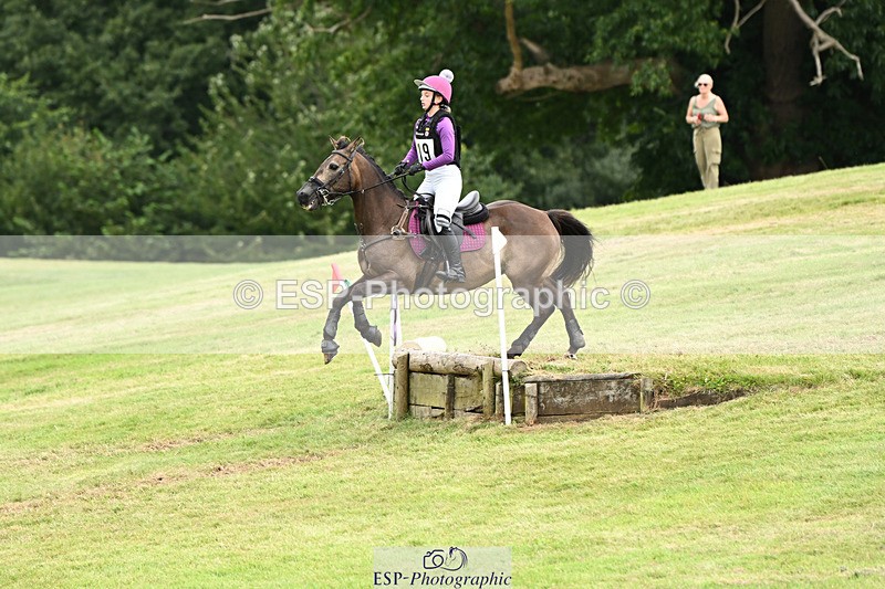 240825X-154646-36571 - 80cm XC 15.30 to 16.30