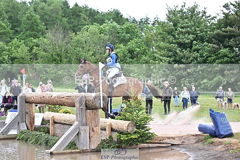 250525A-121248-15940 - D-402-Isabelle.Cook-CYMOON.F.Z