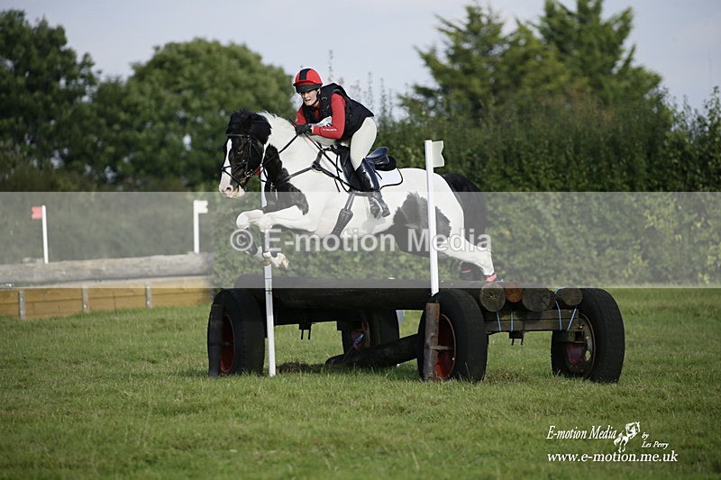  WWHT 171021 3962 - Open (1.00m)  17/10/21