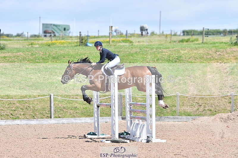 240609A-125114-05389 - Cls 18 Snr Newcomers and 1.10m Open