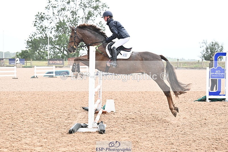 250827B-105008-00163 - Clear Round & Cls 1 Brit Nov 90cm