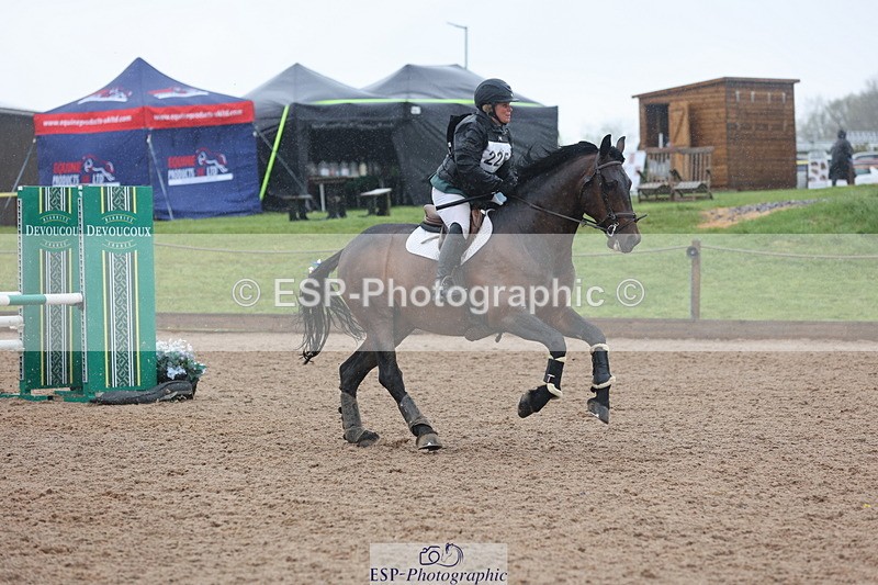 250418-141706-04830 - 225-Charlotte.Cutts-FOLDS.DIRECTOR