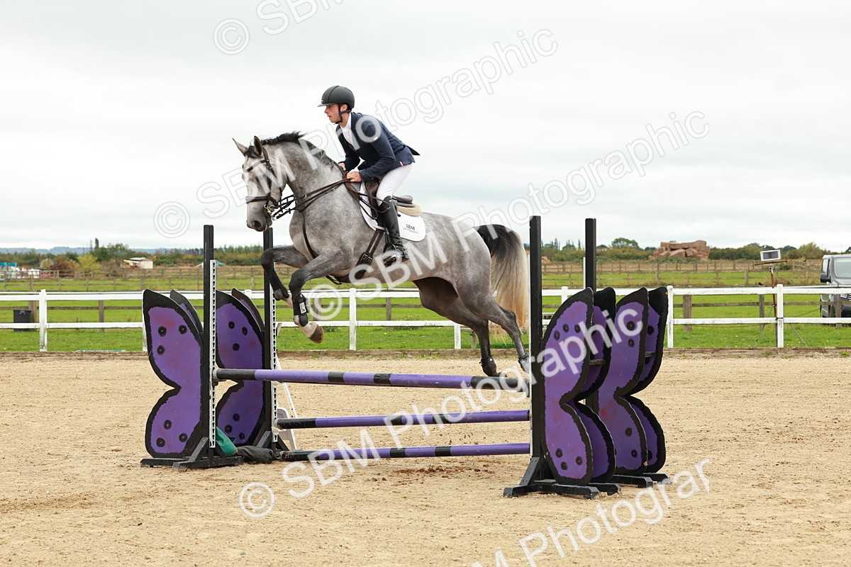 1I0A6723 - Class 2 - Senior British Novice