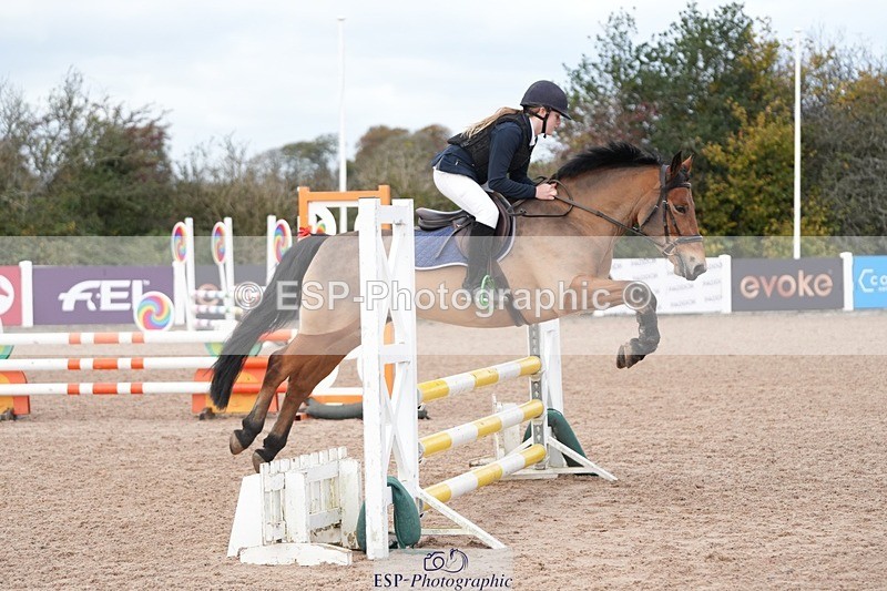 251026-122326-02374 - Cls 4 Pony Winter Novice + 80cm Open