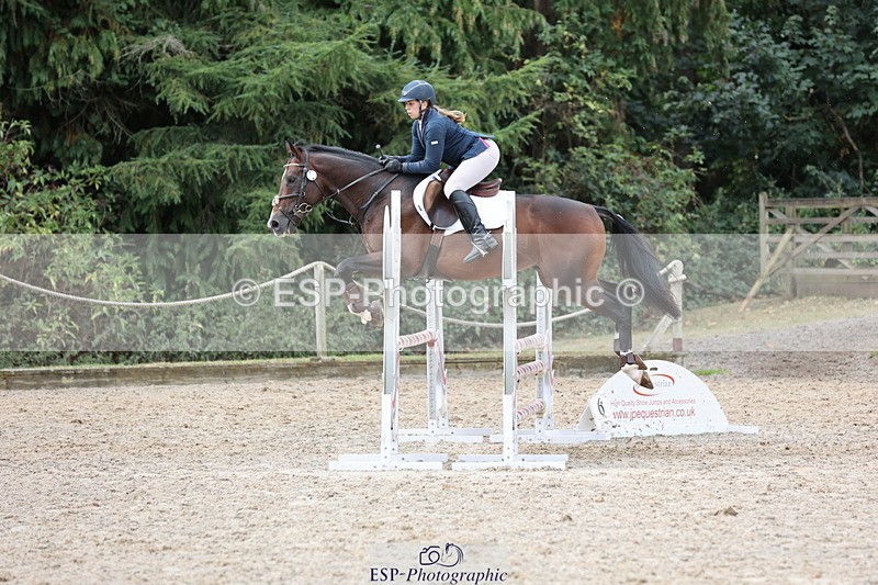 250829A-113033-01390 - Cls 7 British Novice and 90cm